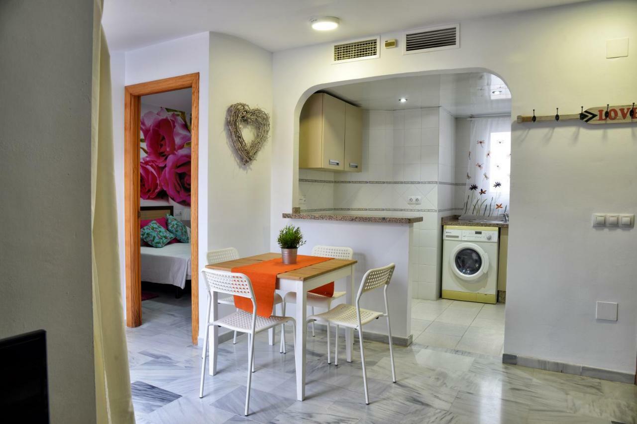 Apartamentos Maribel Málaga Exteriör bild